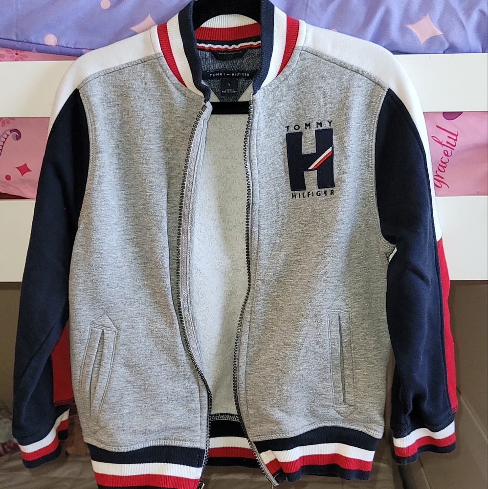 Unisex Tommy Hilfiger zip front sweatshirt size 6